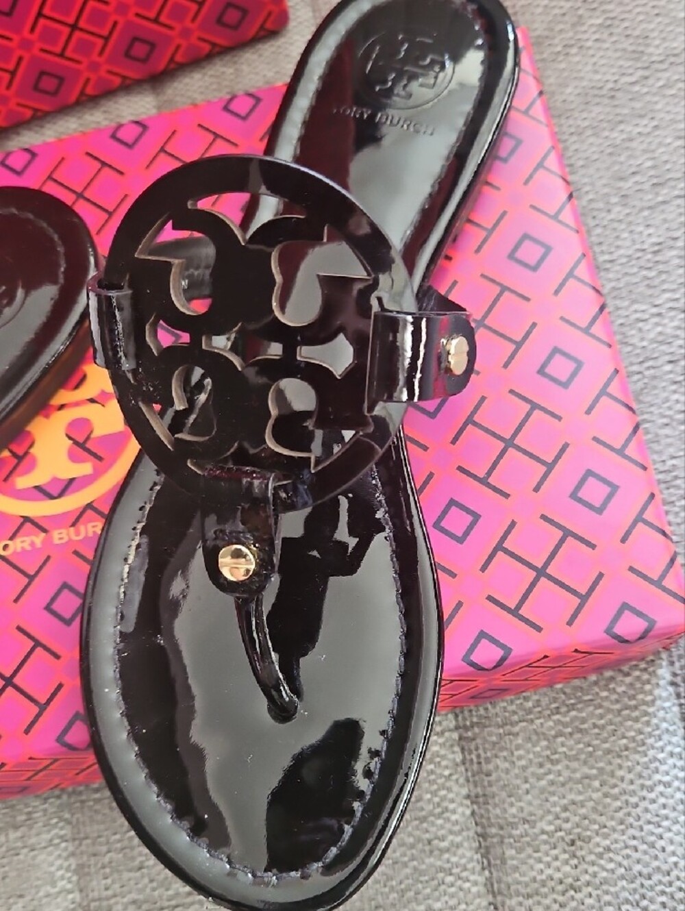 Women's sandals (thong) - Picture 3 of 3